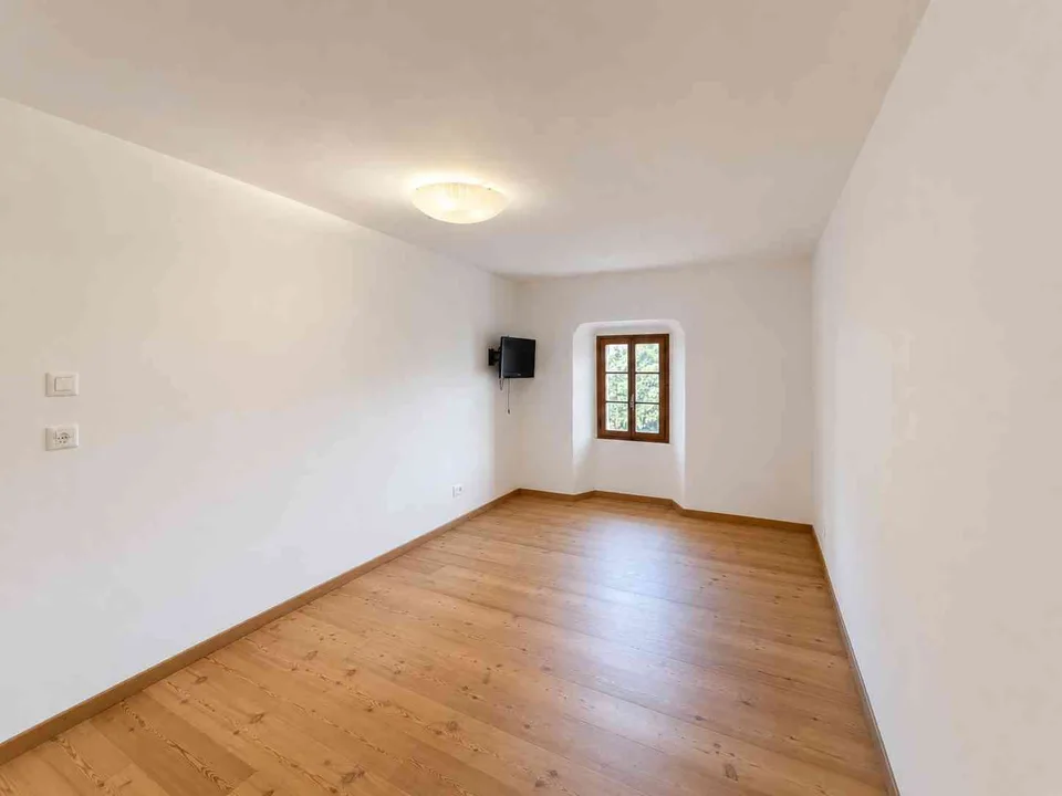 Appartement alpin élégant dans une maison engadine authentique