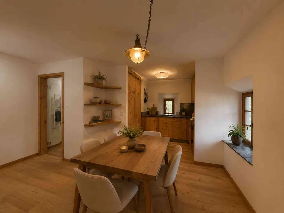 Appartement alpin élégant dans une maison engadine authentique