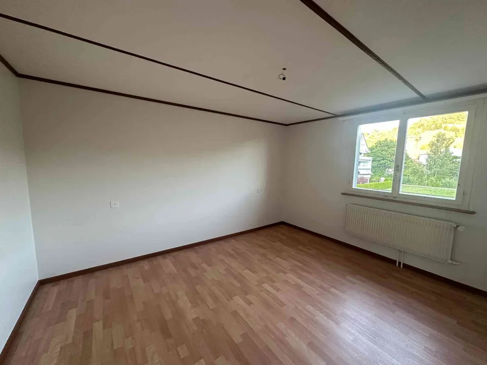 "Ruhige, helle Wohnung mit Balkon am Dorfrand in Einsiedeln"