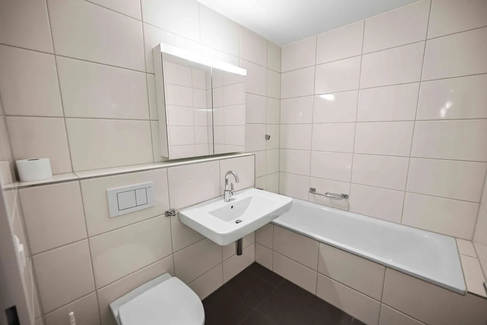 Exklusive 3.5-Zimmer-Dachwohnung mit viel Tageslicht und Hobbyraum