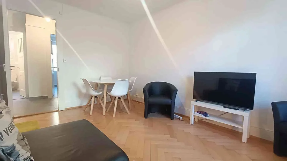 Chambre à louer - Avenue de Chailly, 1012 Lausanne