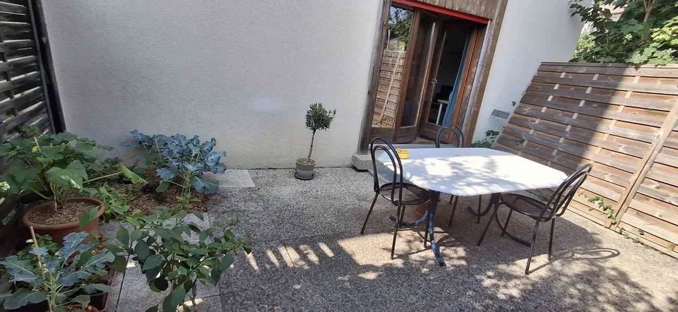Joli studio calme et très spacieux