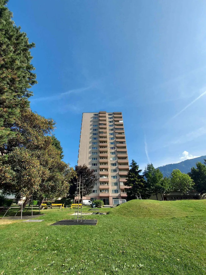 Lichtdurchflutete 4.5 ZWG im 6. OG inkl. EP in Chur zu vermieten