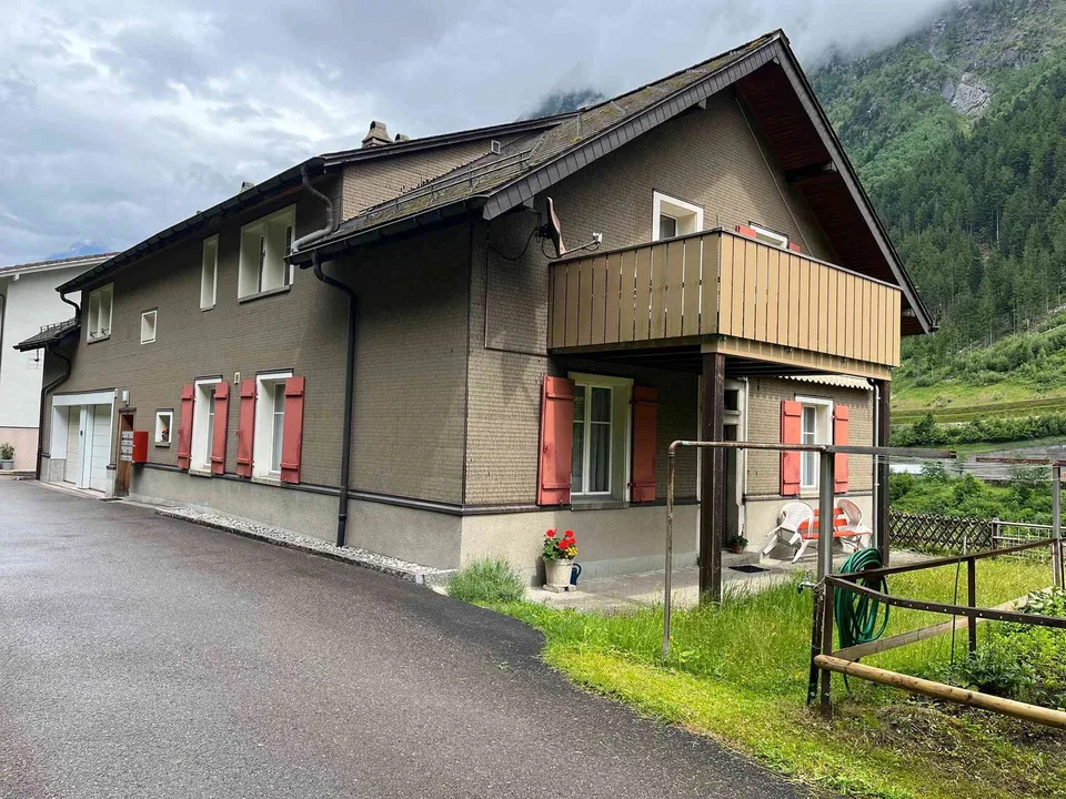 Charmante, neu renovierte 4 1/2 Zimmer Wohnung