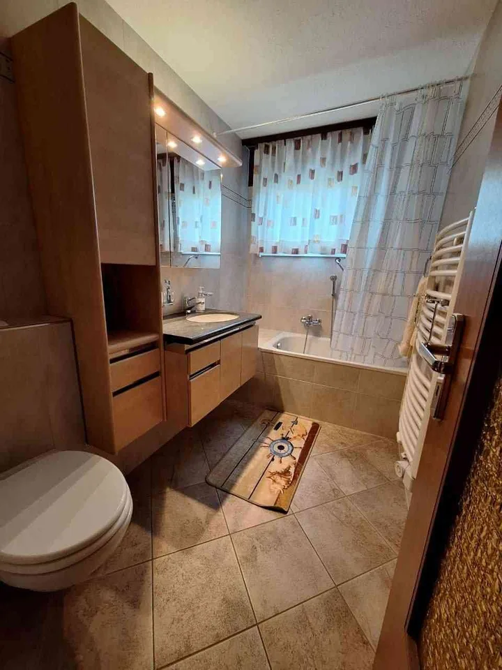 4.5Z Wohnung mit eigener Waschmaschine, Cheminée und Eckbalkon