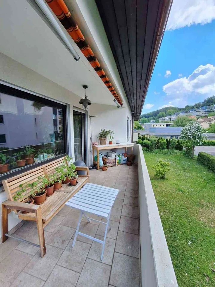 4.5Z Wohnung mit eigener Waschmaschine, Cheminée und Eckbalkon