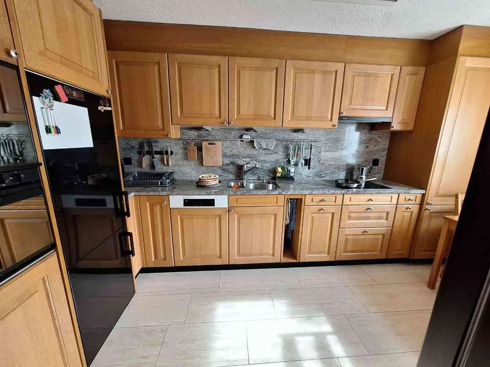 4.5Z Wohnung mit eigener Waschmaschine, Cheminée und Eckbalkon