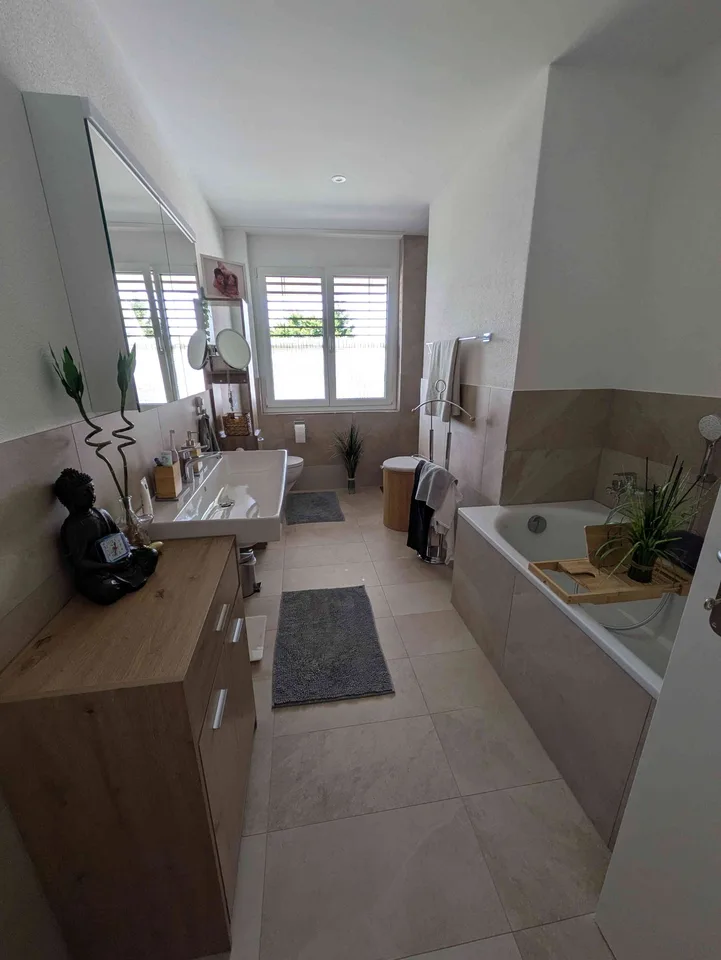Modernes 5.5-Zimmer-Einfamilienhaus, ruhige Lage, mit Bergblick