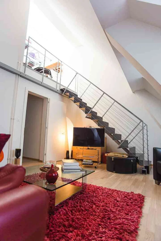 Top SPRINGER exec home, cl 2 banking center, 3 beds, 2200 p/pers