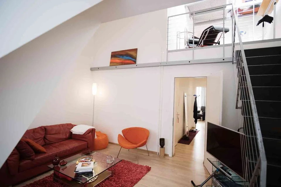 Top SPRINGER exec home, cl 2 banking center, 3 beds, 2200 p/pers