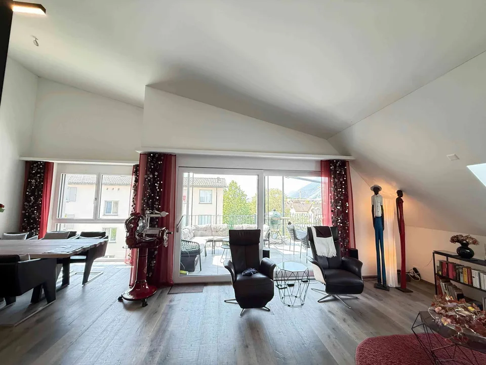 Attika Dachwohnung mit Bergblick