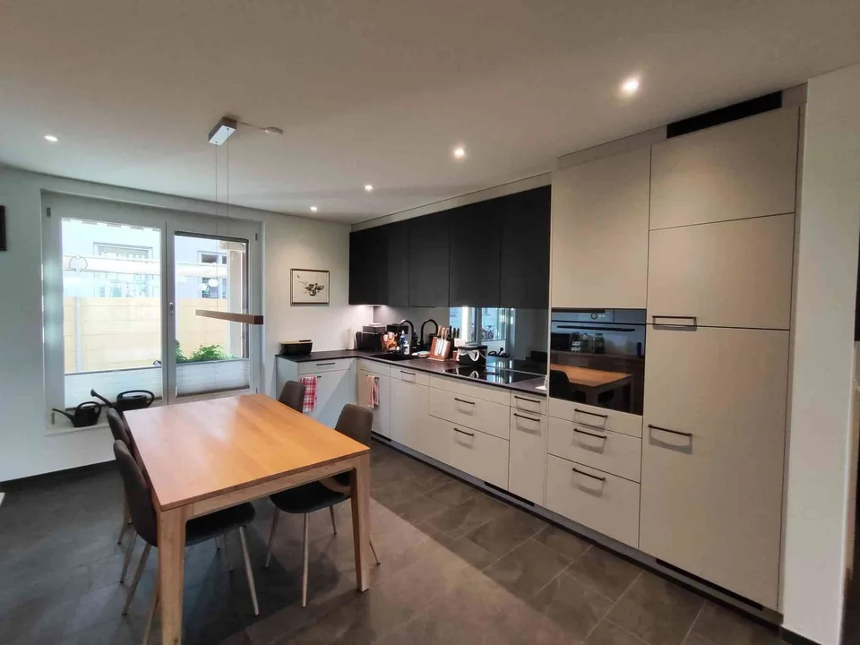 Moderne 4.5 Zimmer Wohnung in Ossingen