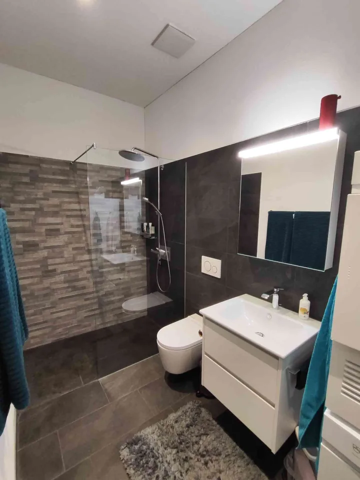 Moderne 4.5 Zimmer Wohnung in Ossingen