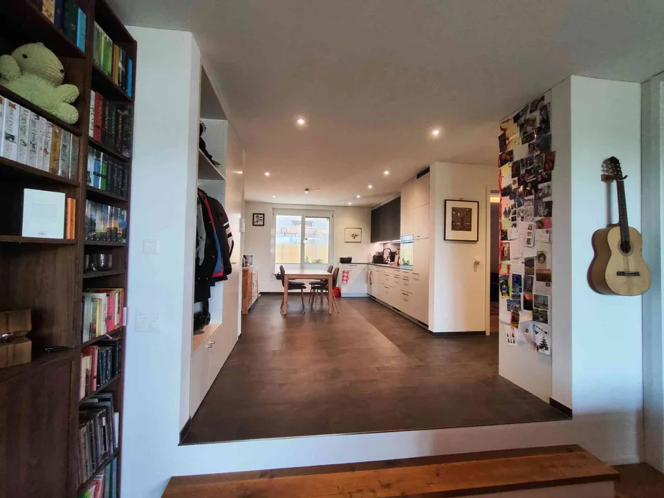 Moderne 4.5 Zimmer Wohnung in Ossingen