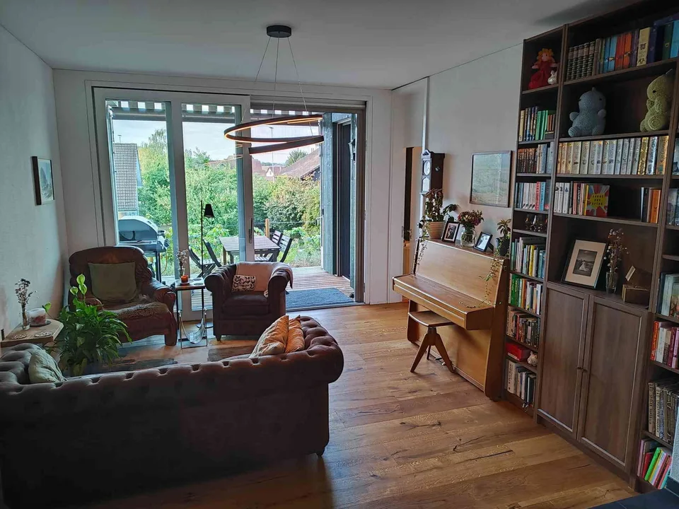 Moderne 4.5 Zimmer Wohnung in Ossingen