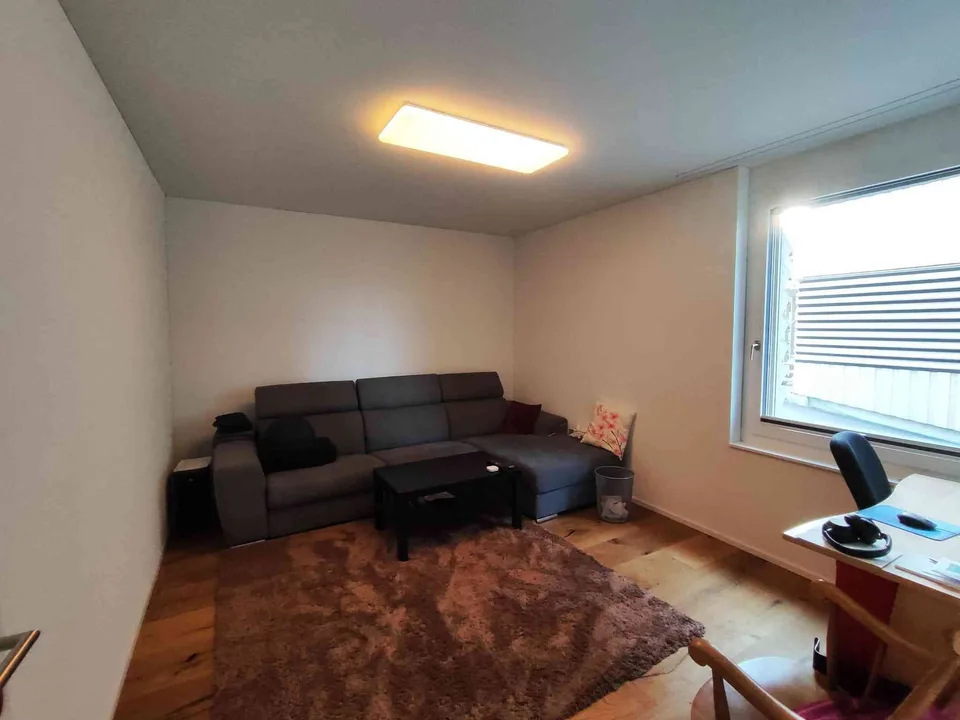 Moderne 4.5 Zimmer Wohnung in Ossingen