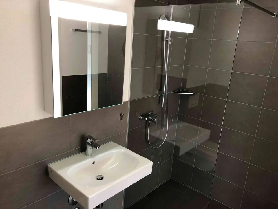 2-Z.-Apartment mit grossem Balkon, moderner Ausstattung und Aussicht