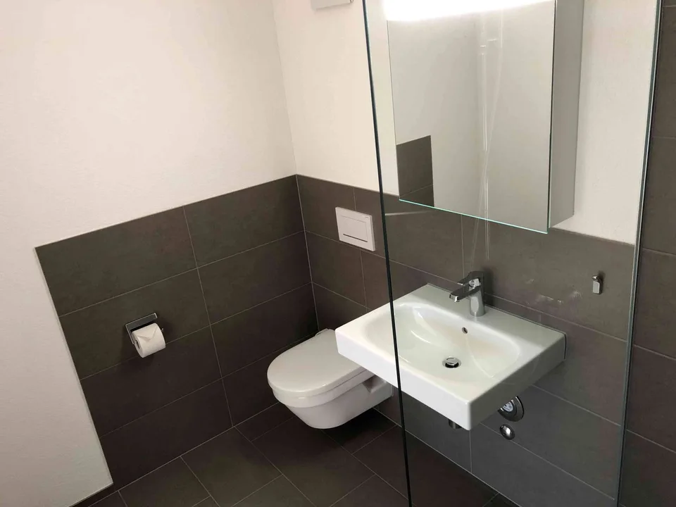 2-Z.-Apartment mit grossem Balkon, moderner Ausstattung und Aussicht