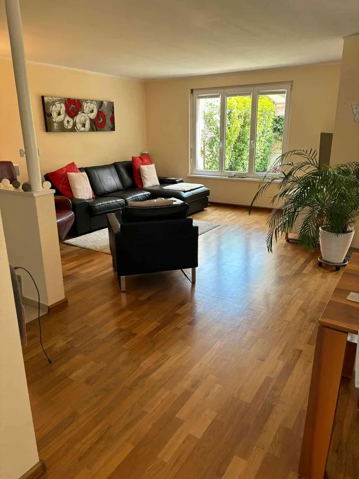 Gepflegtes 5.5-Zimmer- Doppeleinfamilienhaus