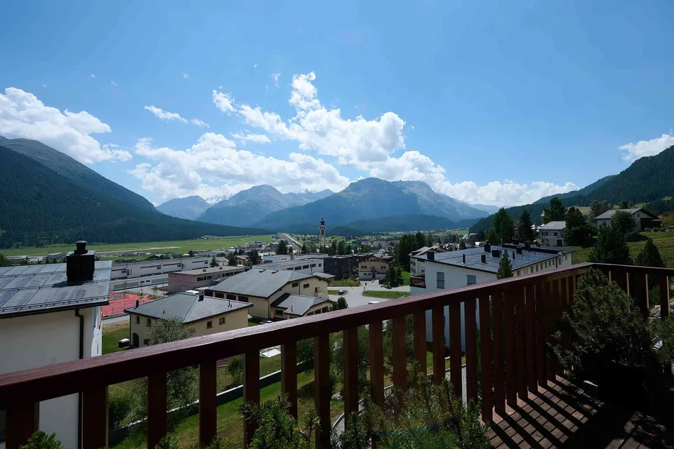 Exklusives Wohnerlebnis in Samedan – Stilvolle 3.5-Zimmer Wohnung