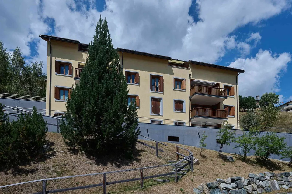 Exklusives Wohnerlebnis in Samedan – Stilvolle 3.5-Zimmer Wohnung