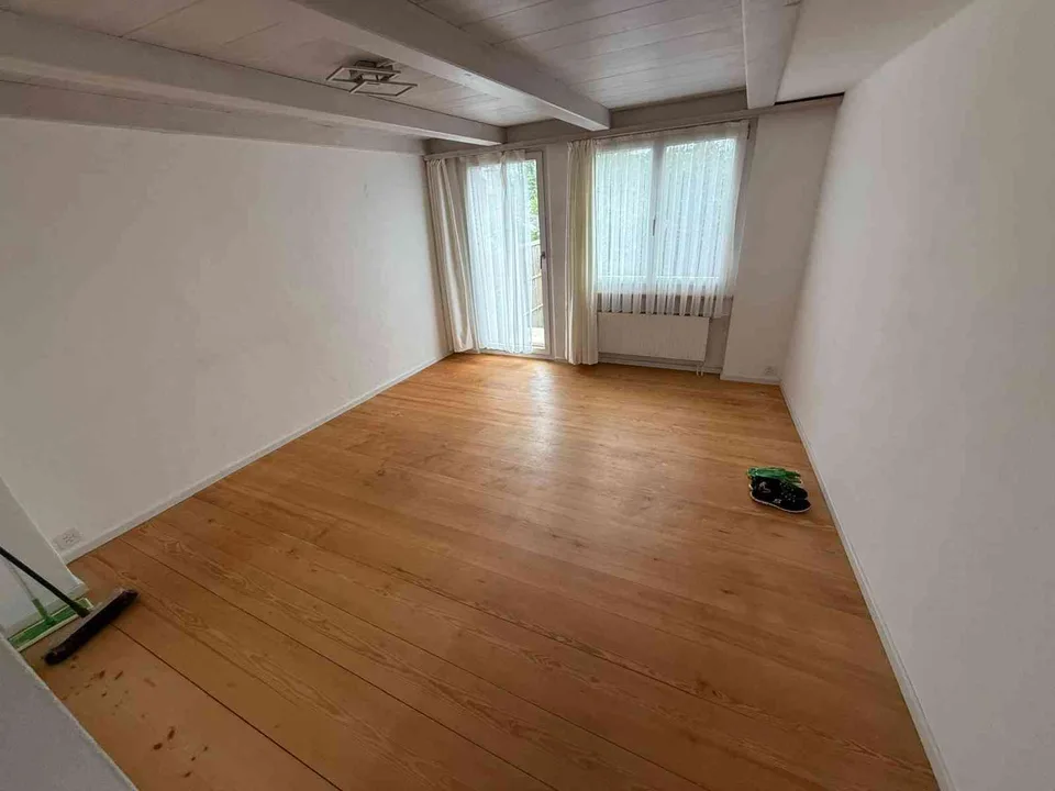 Casa a schiera di 4 locali affascinante con giardino e parcheggio ad Amriswil – disponibile immediatamente!