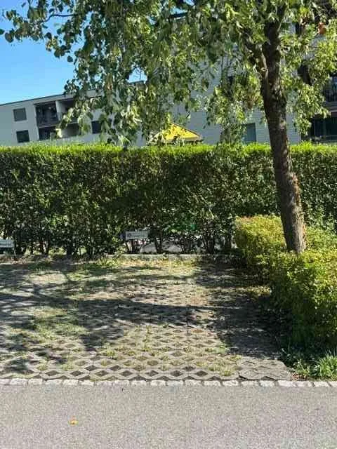 Aussenparkplatz