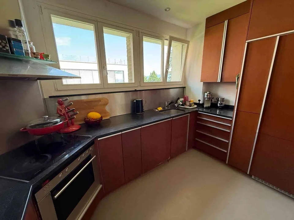 WG-Zimmer mit Seesicht und Balkon in Kilchberg zu vermieten!