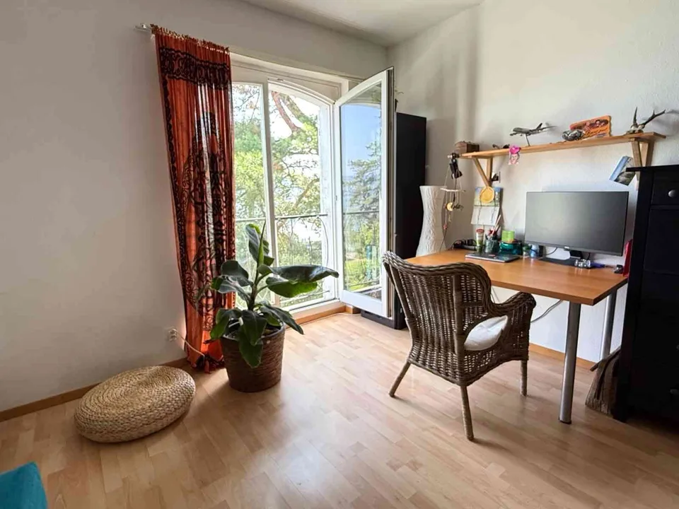 WG-Zimmer mit Seesicht und Balkon in Kilchberg zu vermieten!