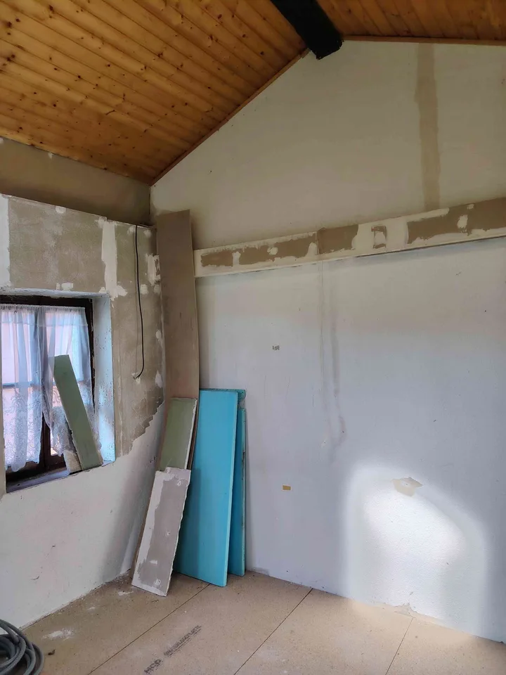 Kleines Einfamilien Haus auf 4 Stockwerke