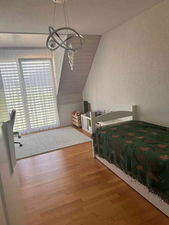 Nachmieter gesucht: Grosszügige 41/2-Zimmer-Wohnung in Obfelden (132m2