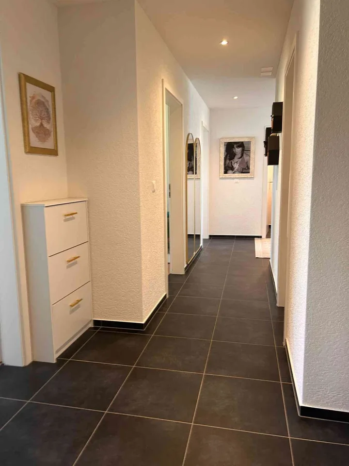 Nachmieter gesucht: Grosszügige 41/2-Zimmer-Wohnung in Obfelden (132m2