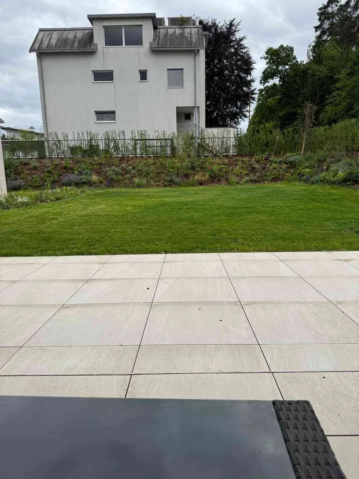 Modernes WG-Zimmer (unmöbliert) in Rümlang in einer 3.5-Zimmer-Wohnung (89,5 m²), Baujahr 2025.