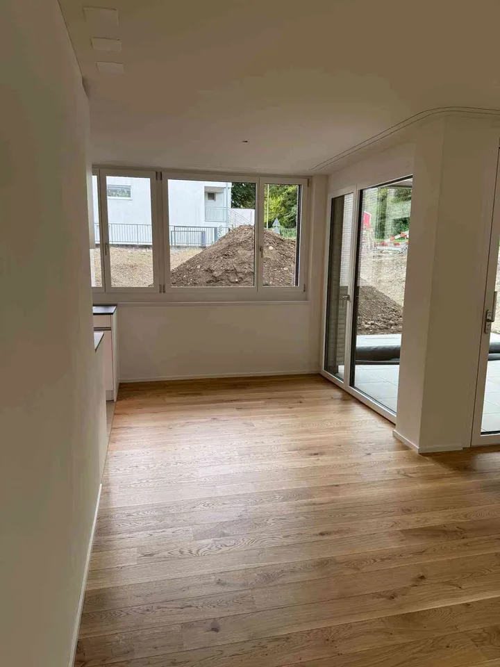 Modernes WG-Zimmer (unmöbliert) in Rümlang in einer 3.5-Zimmer-Wohnung (89,5 m²), Baujahr 2025.