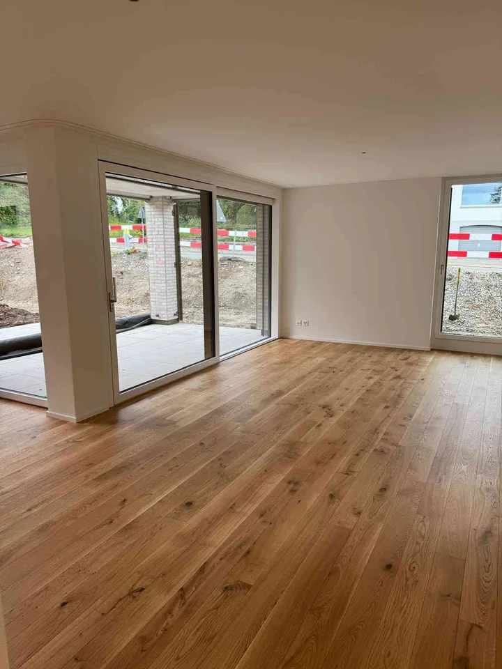 Modernes WG-Zimmer (unmöbliert) in Rümlang in einer 3.5-Zimmer-Wohnung (89,5 m²), Baujahr 2025.