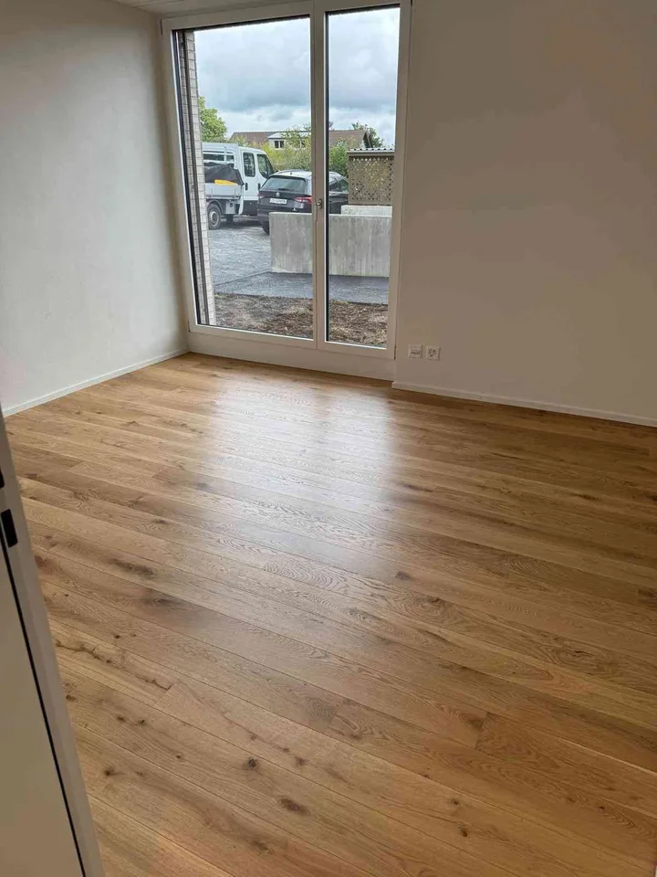 Modernes WG-Zimmer (unmöbliert) in Rümlang in einer 3.5-Zimmer-Wohnung (89,5 m²), Baujahr 2025.