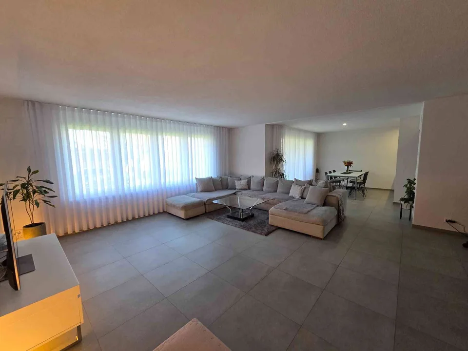 Wunderschön renovierte 4.5-Zimmer-Parterrewohnung