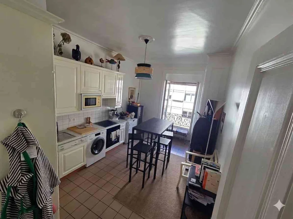 Room available in a shared apartment in Plainpalais