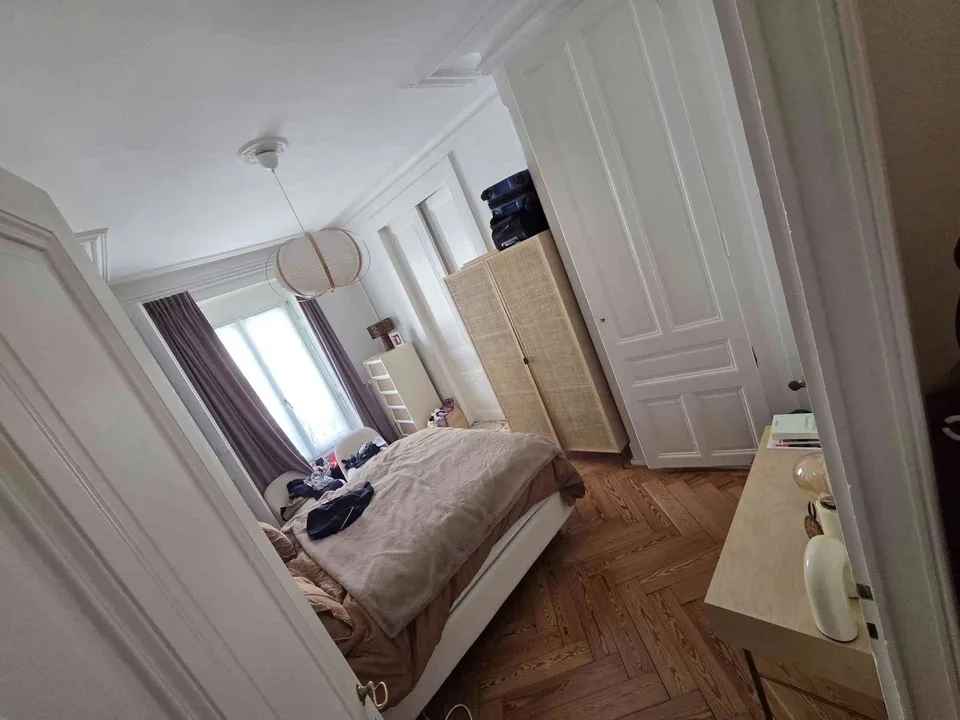 Room available in a shared apartment in Plainpalais