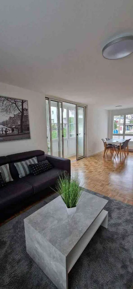 schöne vollausgestattete (möbilierte) 2-Zimmer Wohnung (zentrale Lage)