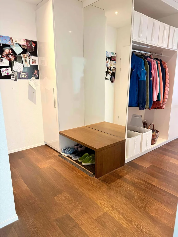 Stilvolle 3.5-Zimmer-Gartenwohnung mit grosser Terrasse & Rasenfläche