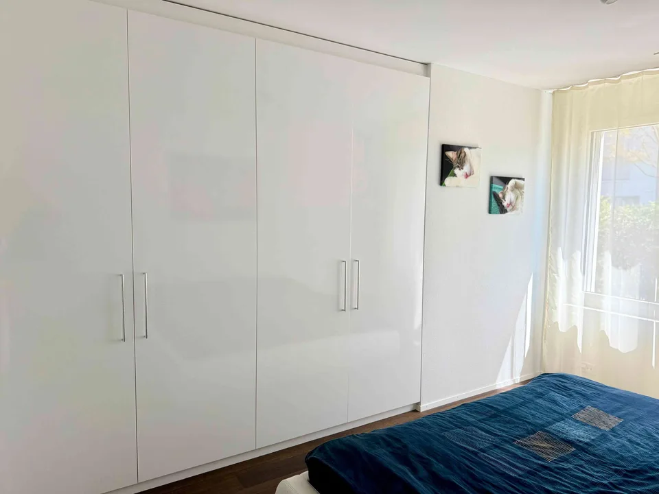 Stilvolle 3.5-Zimmer-Gartenwohnung mit grosser Terrasse & Rasenfläche