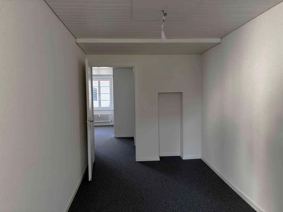 frisch renovierte Büro/Praxis-Räumlichkeiten im Dorfkern Gelterkinden