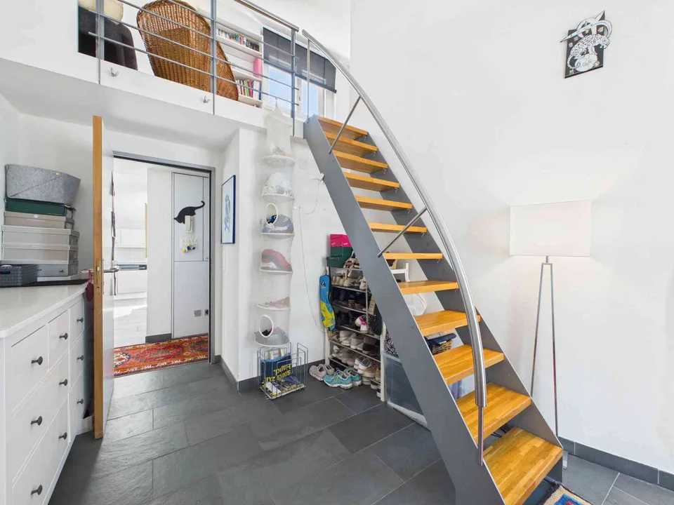 Wohnen mit Charakter – Maisonette-Dachwohnung mit zwei Galerien