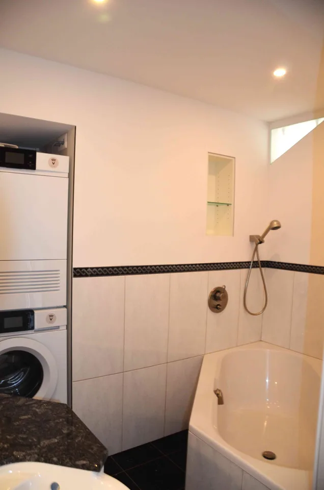 Charmante 3.5 Zimmer-Wohnung mit Garten-Sitzplatz und Garage (E-Mobil.