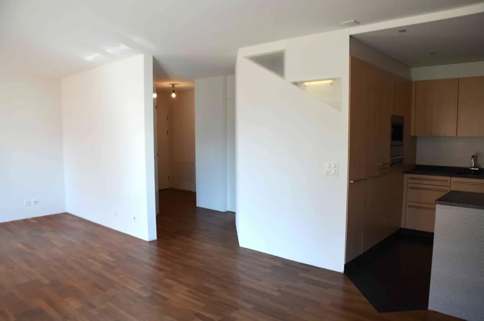 Charmante 3.5 Zimmer-Wohnung mit Garten-Sitzplatz und Garage (E-Mobil.