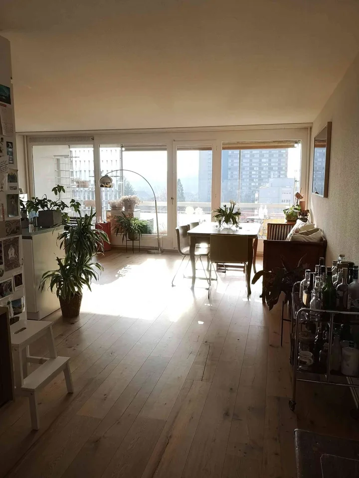 4.5-Zimmer-Maisonette mit Westbalkon und Weitsicht – im Baurecht