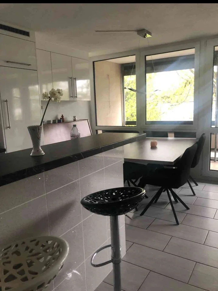 Grosszügige und ruhige 3.5 Zimmerwohnung am Birs