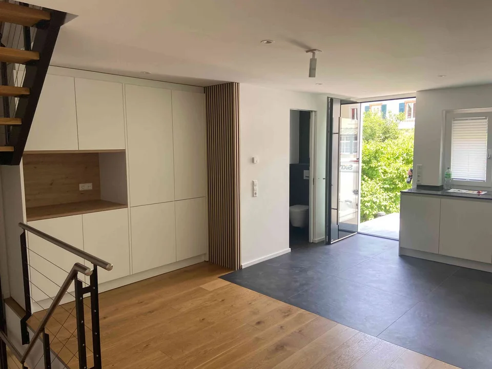 Exklusiv kernsaniertes Reihenhaus mit Dachterrasse in zentraler Lage v