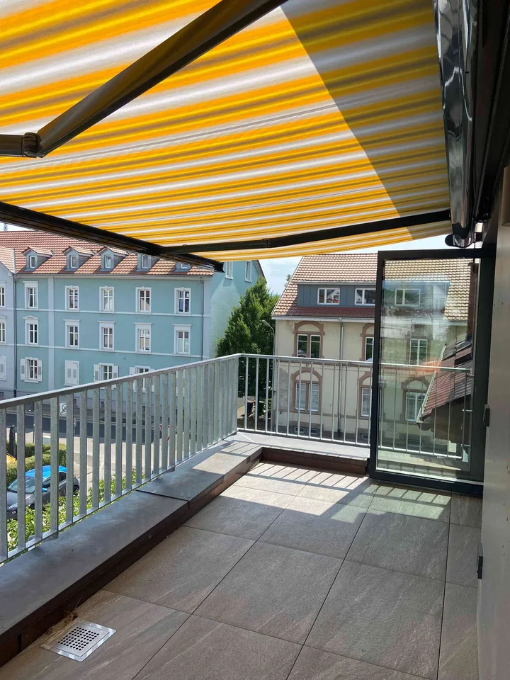 Exklusiv kernsaniertes Reihenhaus mit Dachterrasse in zentraler Lage v